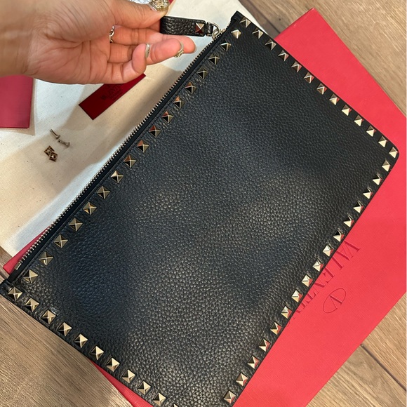 Valentino Large Rockstud Pouch - Picture 4 of 11